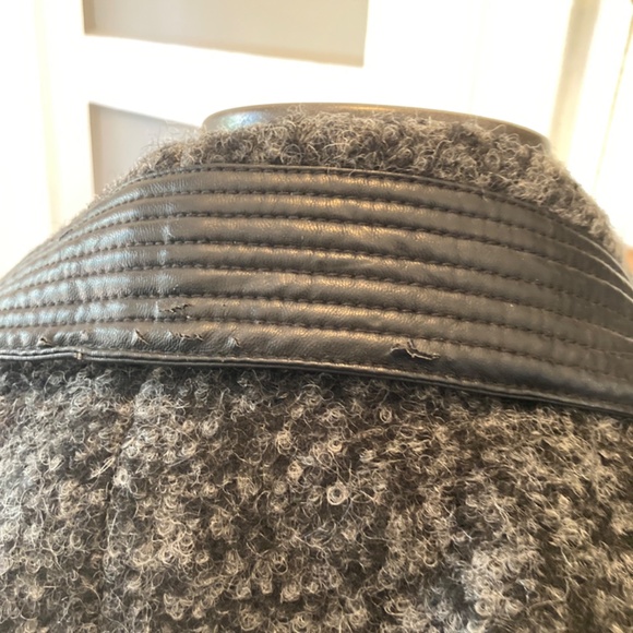 Drapey wool blend jacket with faux leather trim - Picture 3 of 8